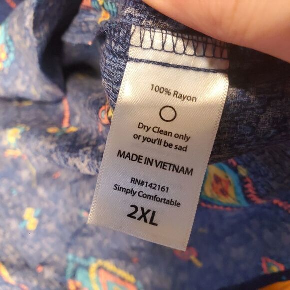 NWT Lularoe blue Aztec Amy button down shirt sz 2xl - Picture 3 of 3